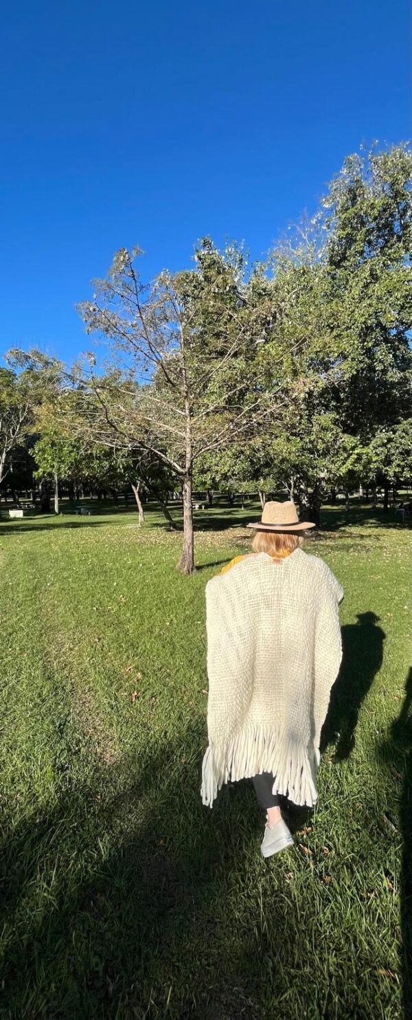 silvia-borba-ruana-flame-merino-uruguay4 Ruana FLAMÉ